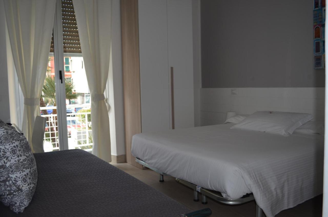 Hotel Spot ヴァラッツェ エクステリア 写真
